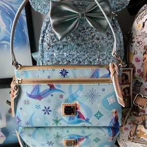 Frozen Dooney&Bourke bag